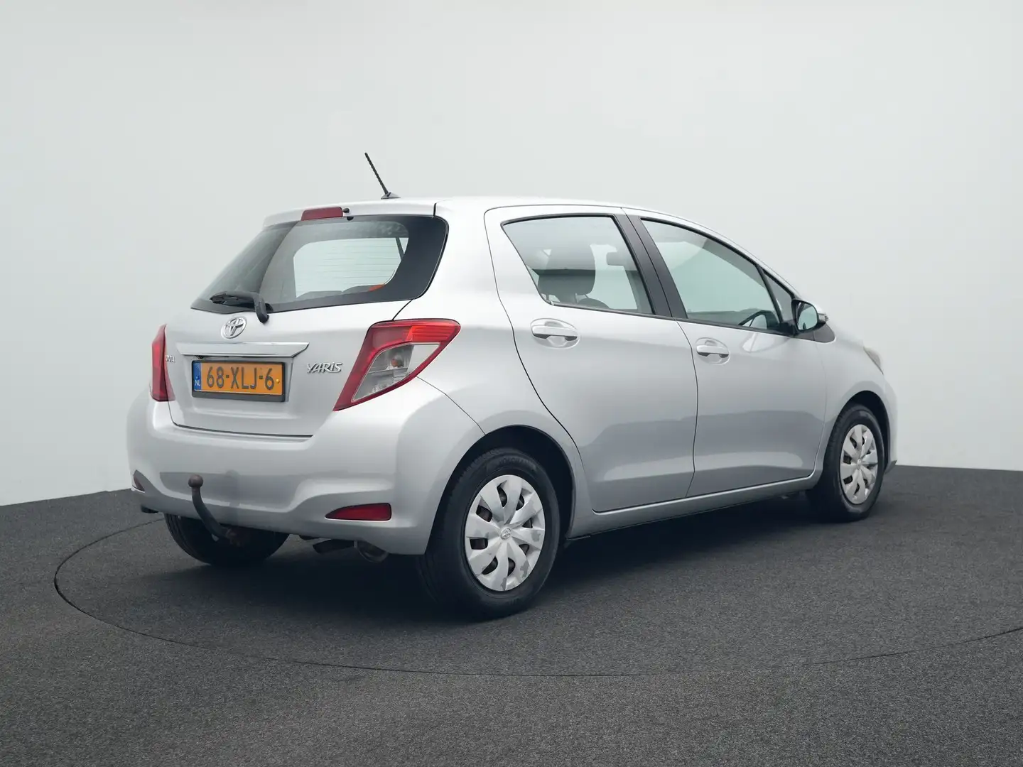 Toyota Yaris 1.0 VVT-i Aspiration Grijs - 2