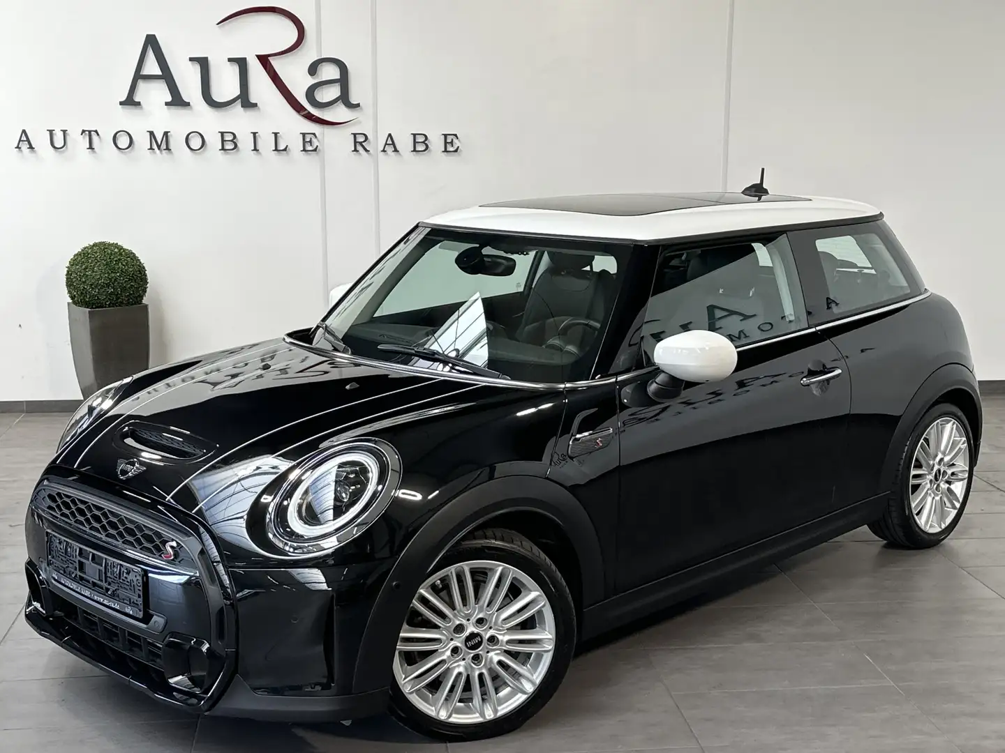 MINI Cooper S Sport-Aut. NAV+LED+PANO+PARKASSISTENT Schwarz - 2