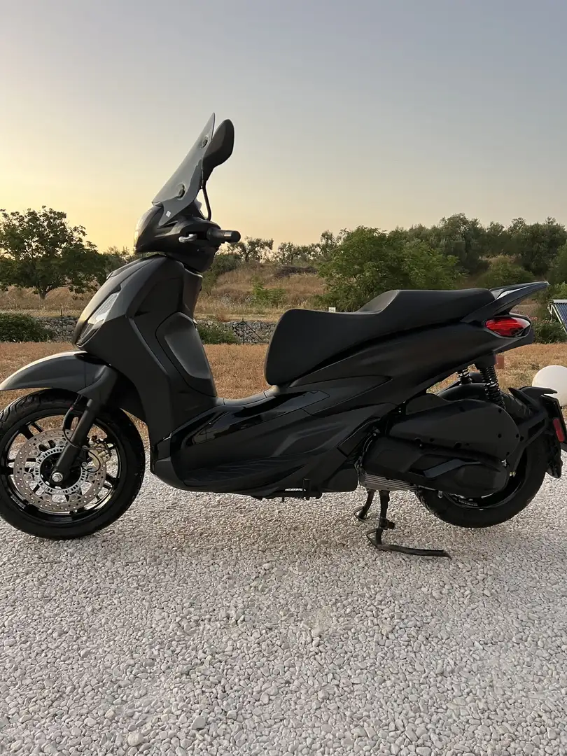 Piaggio Beverly 300 - 1