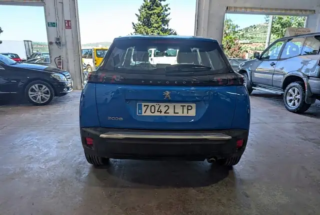 Peugeot 2008 view 4