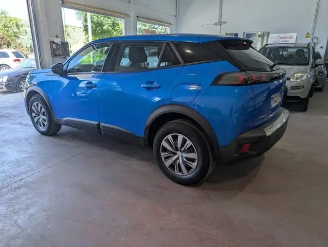 Peugeot 2008 view 3
