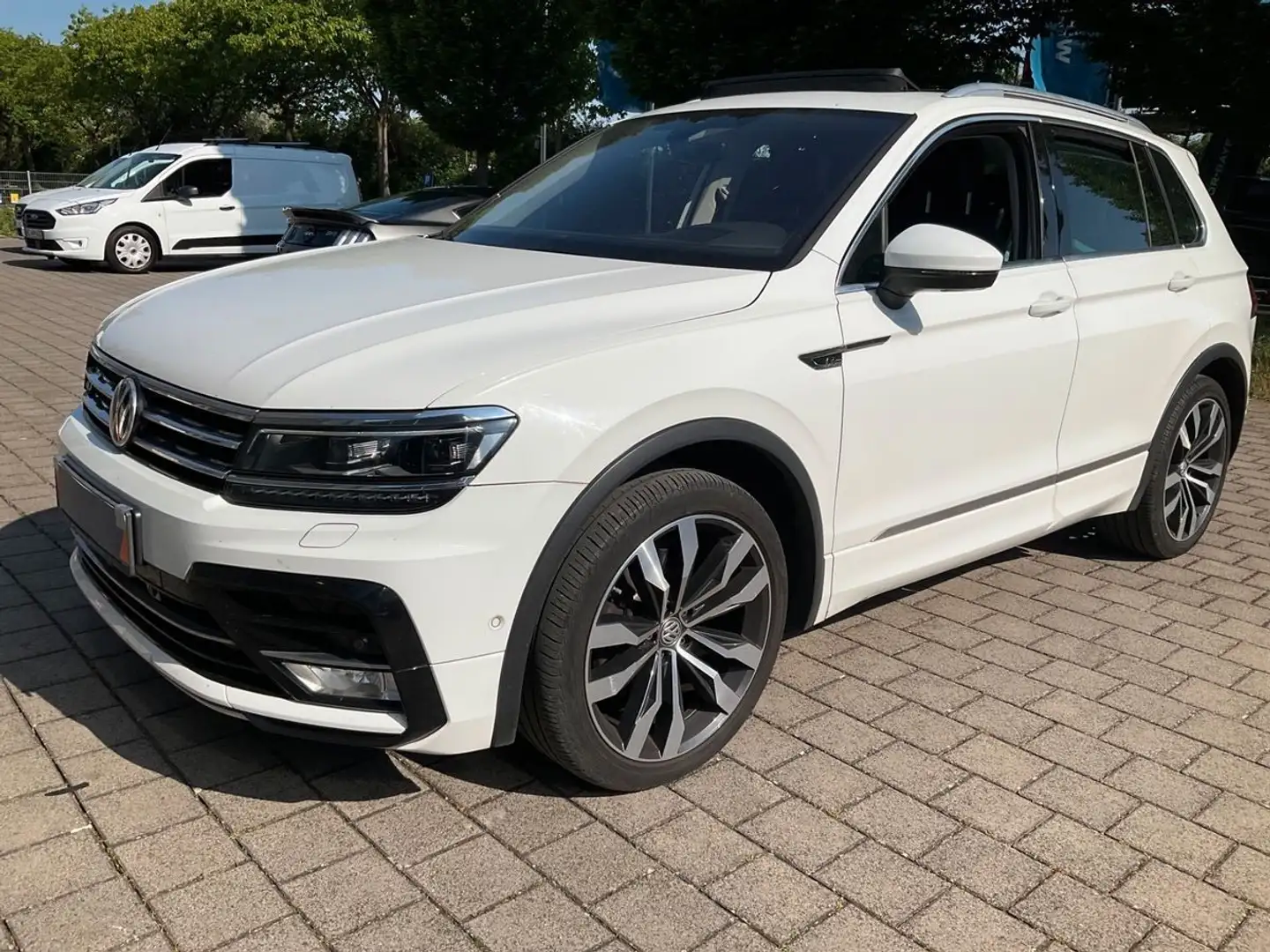 Volkswagen Tiguan 3xR-Line Highline 4Motion Dig.Tacho AHK Weiß - 1