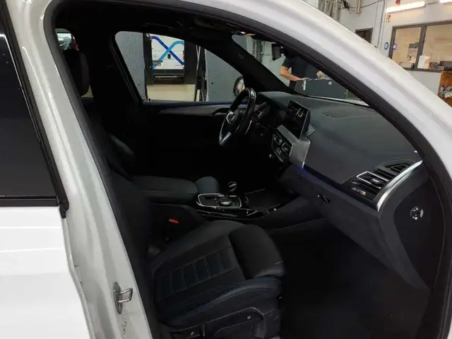 BMW X3 view 8