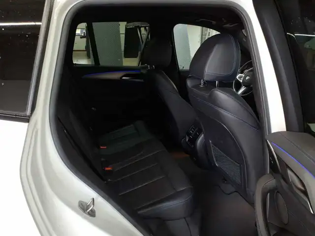 BMW X3 view 14