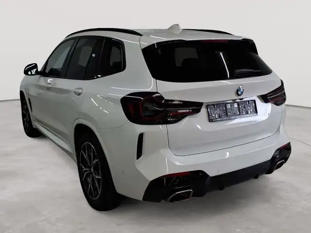BMW X3 view 5