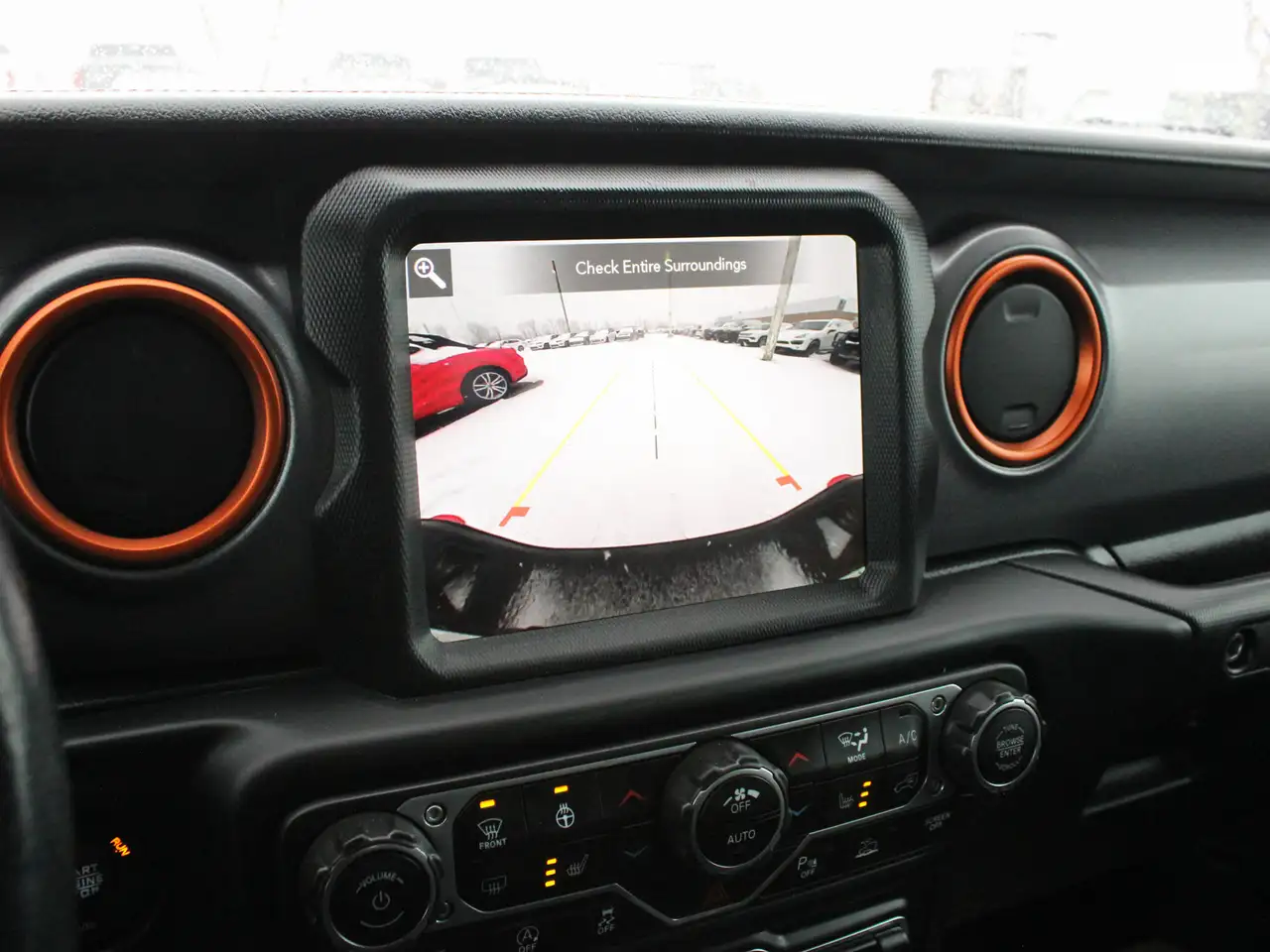 Jeep Gladiator снимка Jeep Gladiator