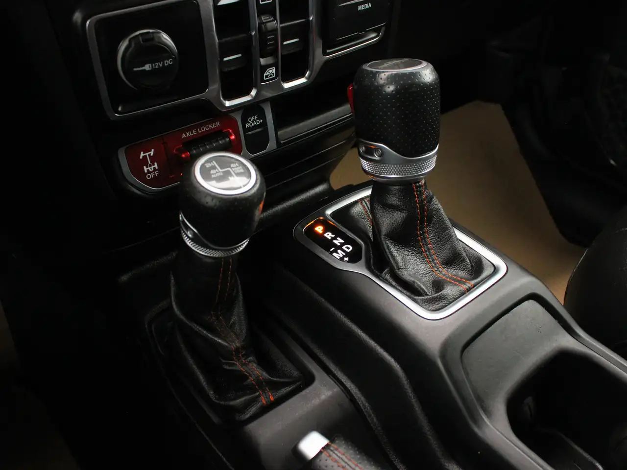 Jeep Gladiator снимка Jeep Gladiator