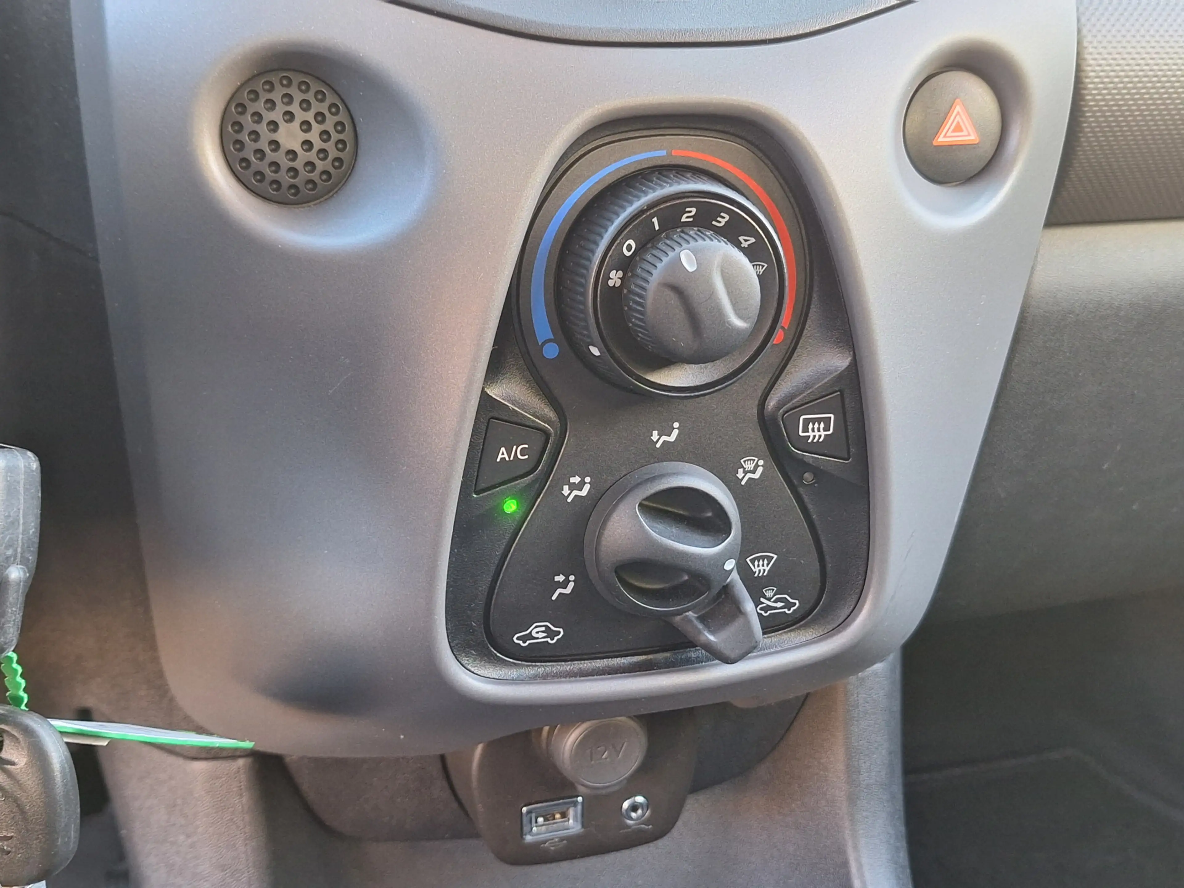Peugeot 108 1.0 e-VTi Active 5Drs /Airco/Bluetooth/Led/Garanti — photo 18