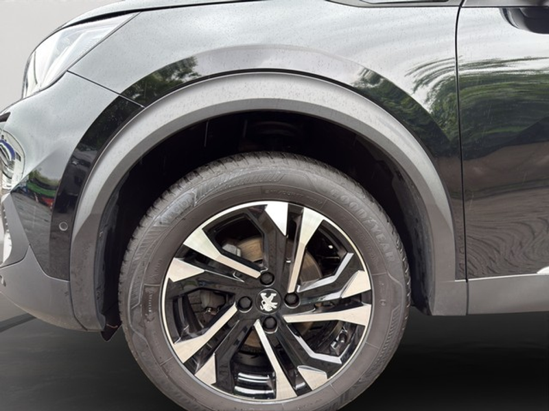 Peugeot 2008 PureTech 130 1.2 — photo 7