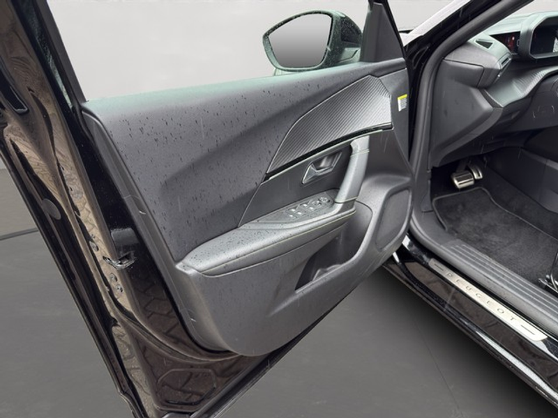 Peugeot 2008 PureTech 130 1.2 — photo 14