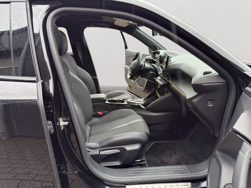 Peugeot 2008 PureTech 130 1.2 — photo 9