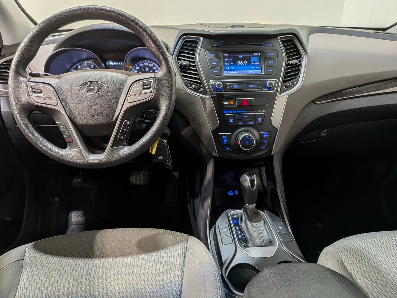 Hyundai SANTA FE снимка Hyundai SANTA FE