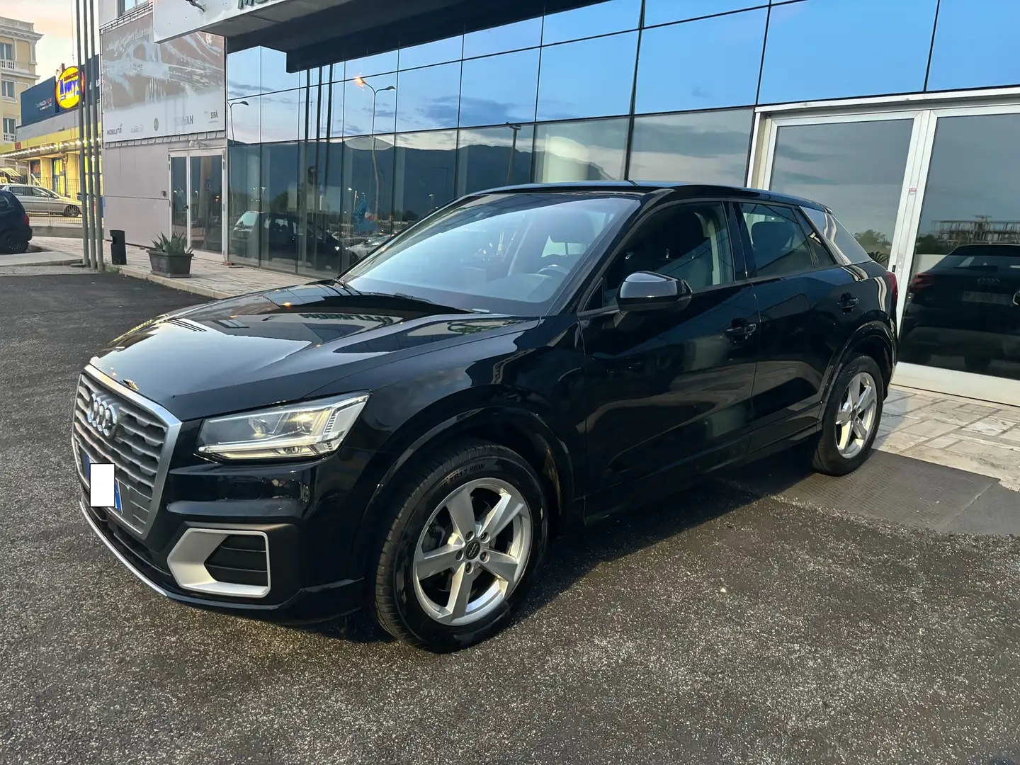 Audi Q2 S-TRONIC - SEDILI SPORT- FARI XENO-LED-CERCHIO R17 Nero - 2