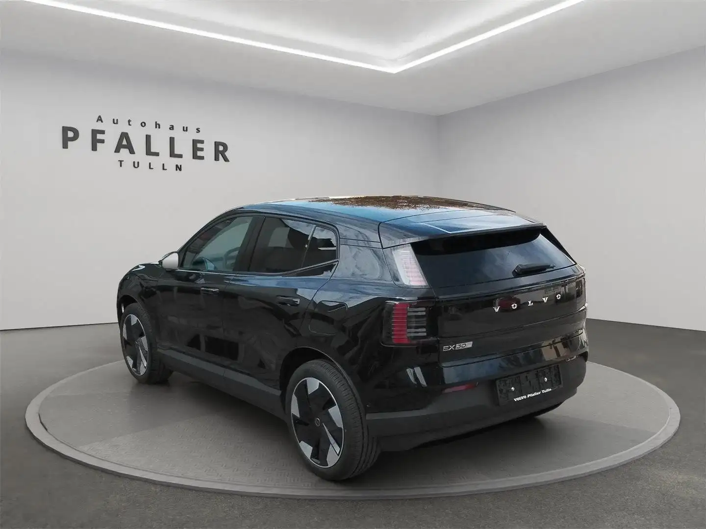 Volvo EX30 Single Motor Extended Range 69kWh Ultra Schwarz - 2