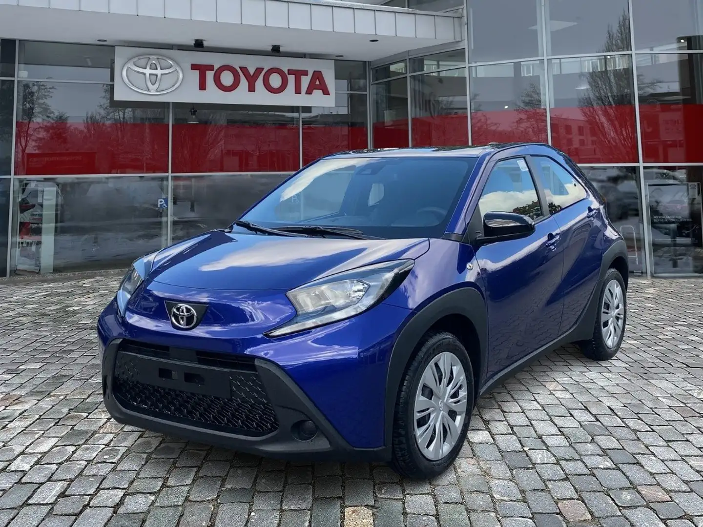 Toyota Aygo X 1.0 Business Edition **Automatik** Blauw - 1