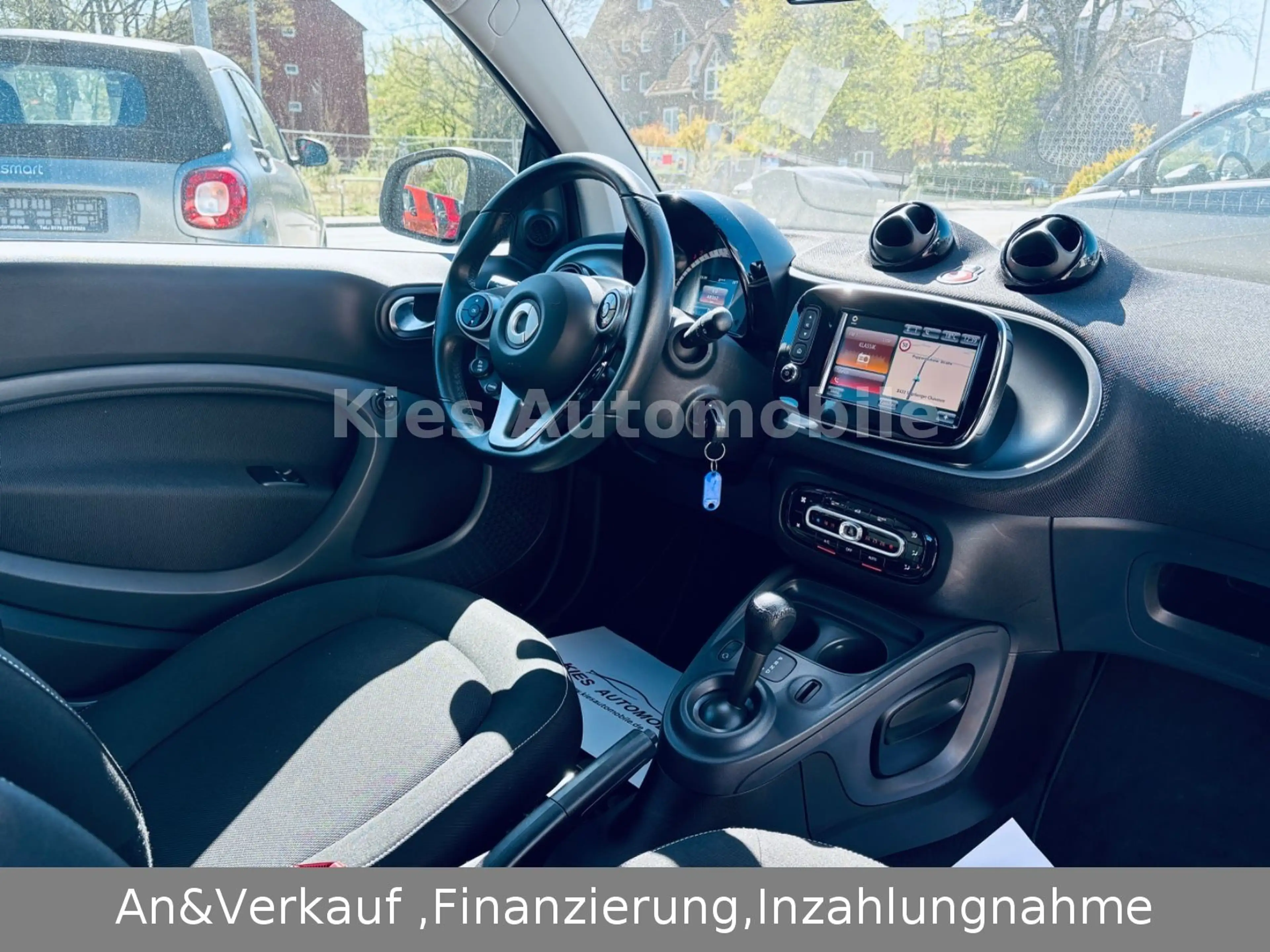 smart forTwo Passion AUTOM/NAVI/SITZH/PANO/KLIMA/TÜV — photo 7