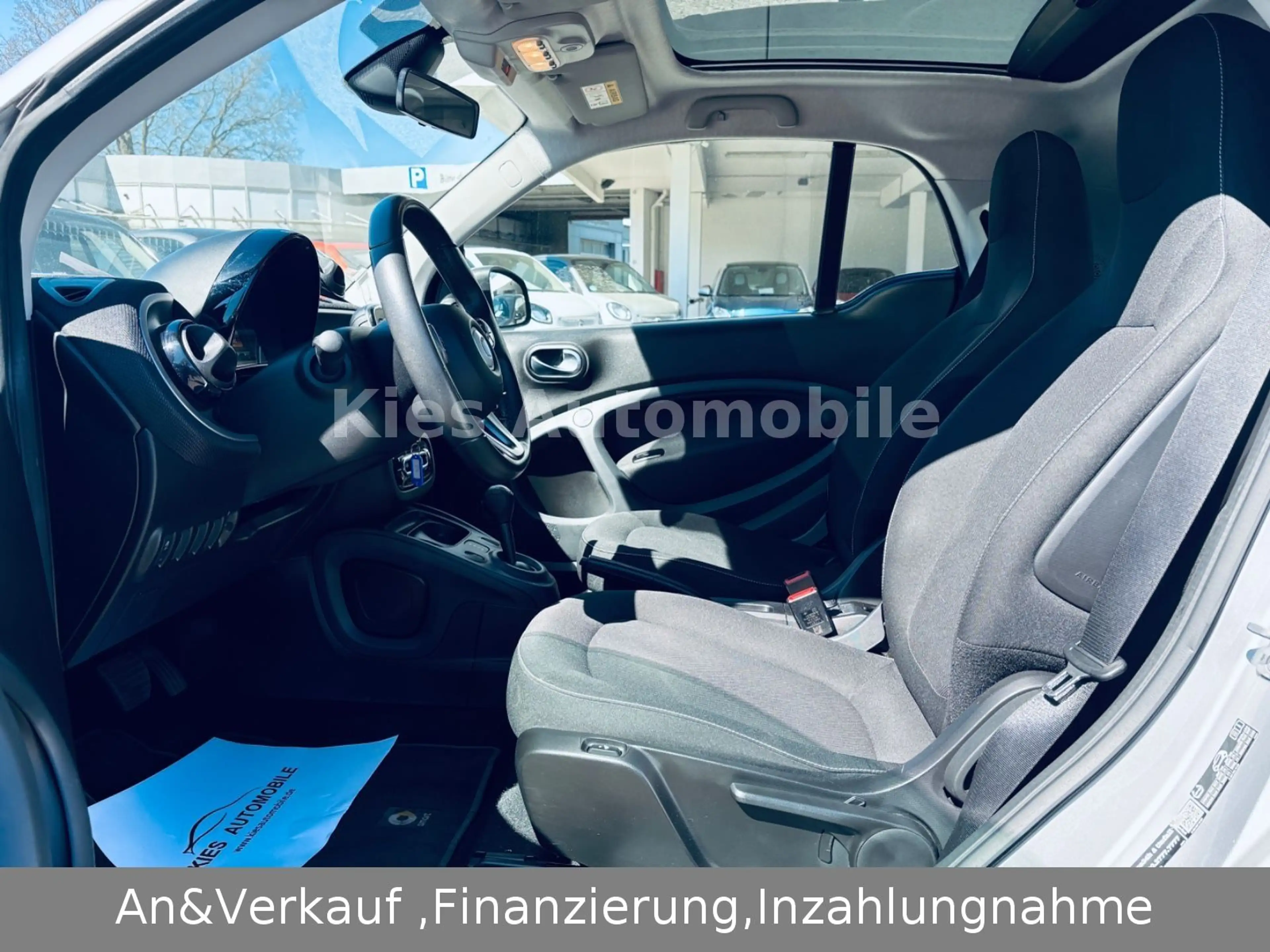 smart forTwo Passion AUTOM/NAVI/SITZH/PANO/KLIMA/TÜV — photo 13