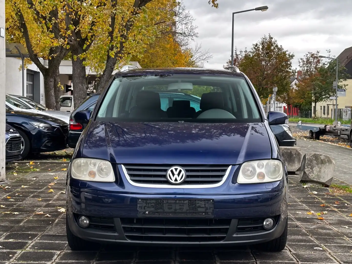 Volkswagen Touran Highline *TÜV 04/26*2.HAND*SERVICEHEFT* Bleu - 2