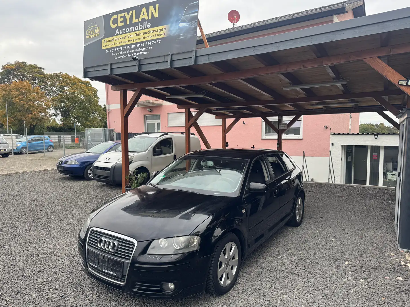 Audi A3 2.0 TDI Ambiente (125kW) Schwarz - 1