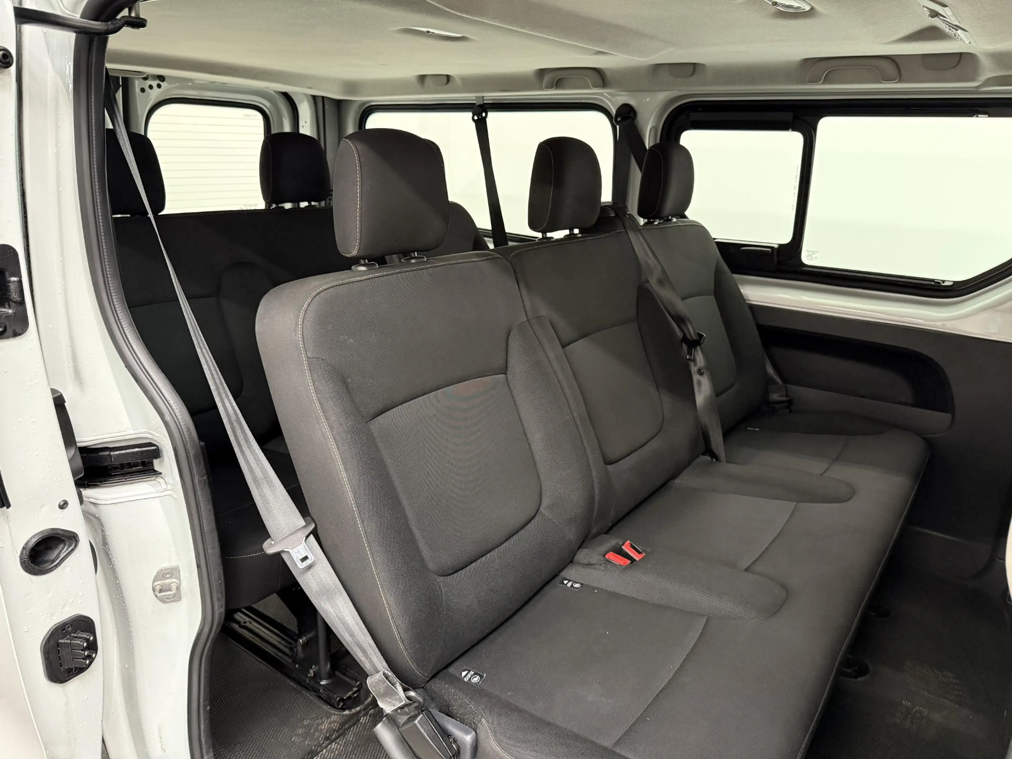 Renault Trafic Passenger 1.6 dCi Grand Zen Energy 9persoons PERSO — photo 8