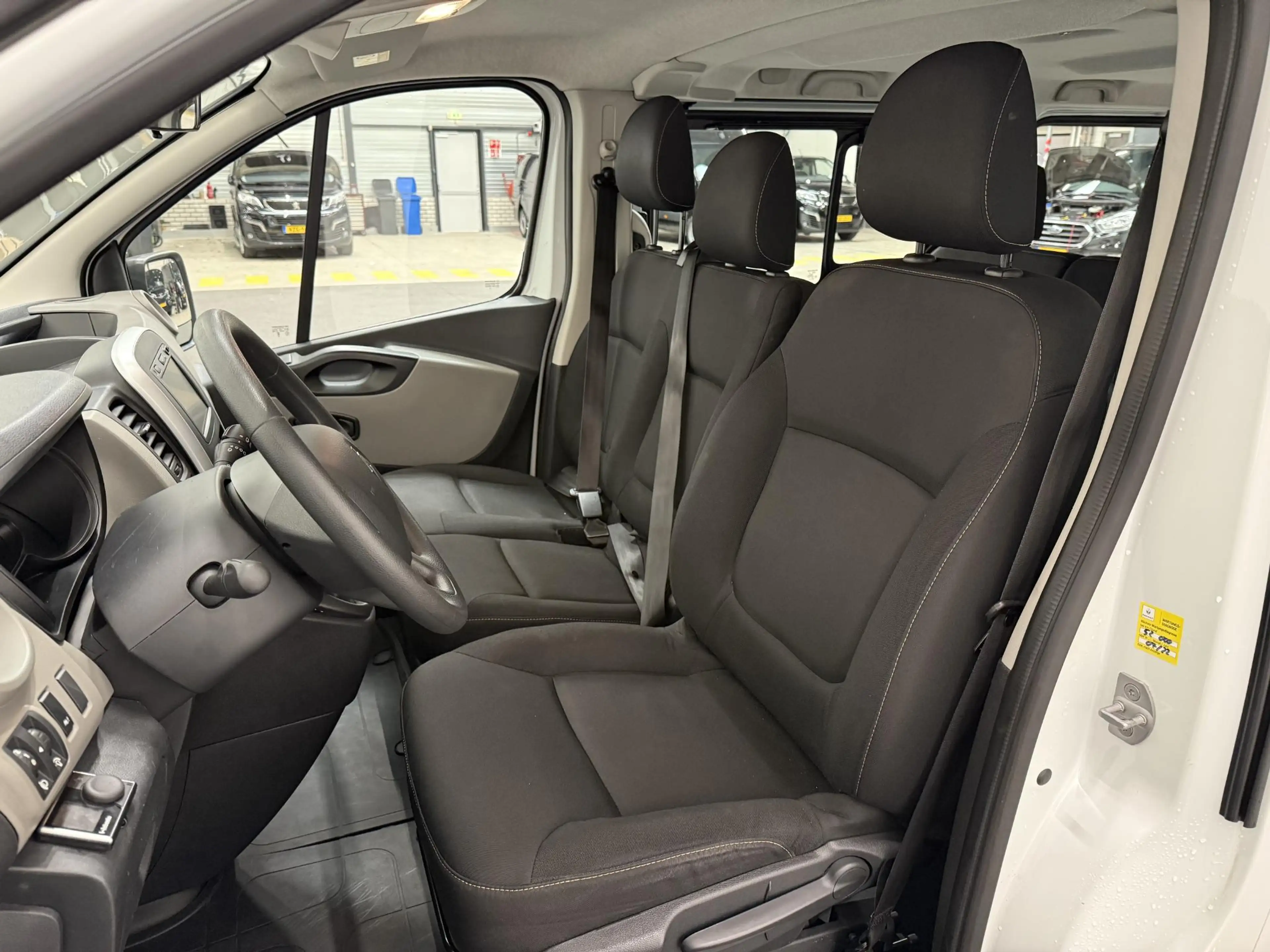 Renault Trafic Passenger 1.6 dCi Grand Zen Energy 9persoons PERSO — photo 2