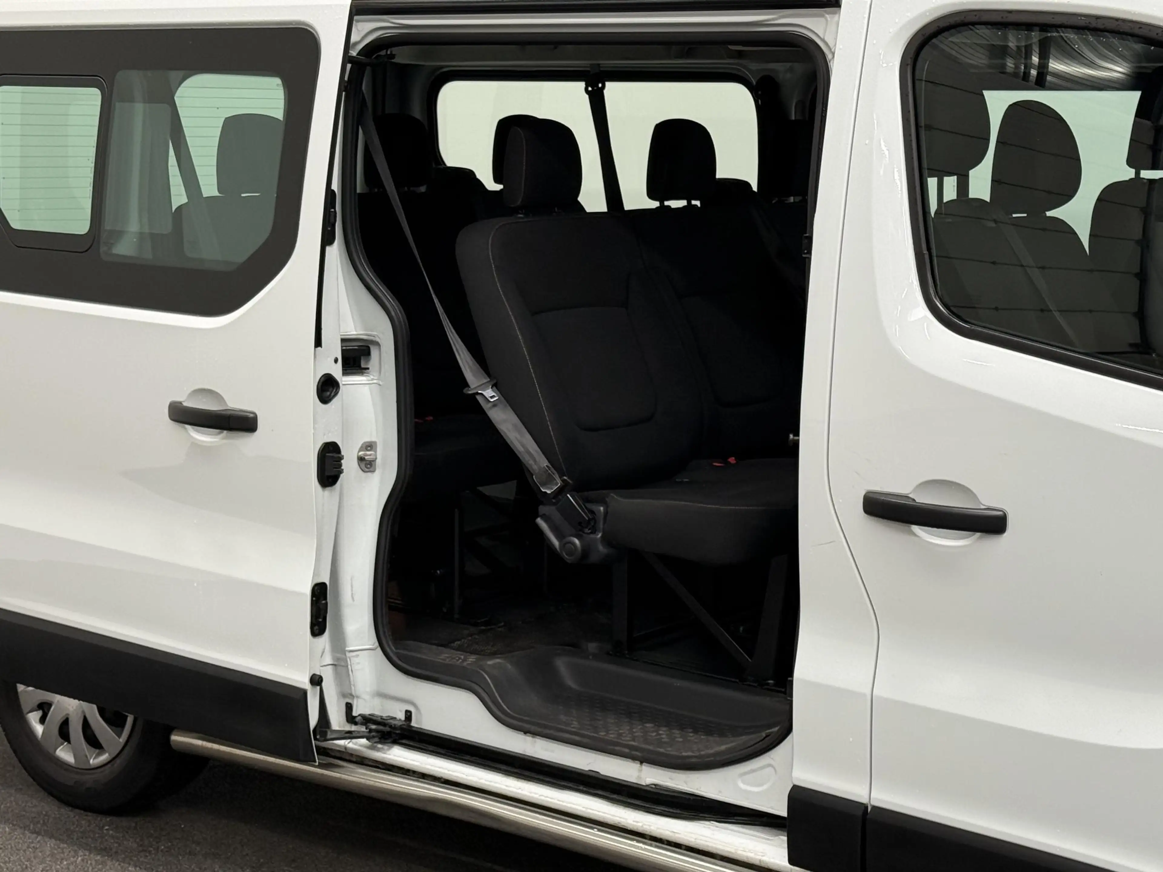 Renault Trafic Passenger 1.6 dCi Grand Zen Energy 9persoons PERSO — photo 7