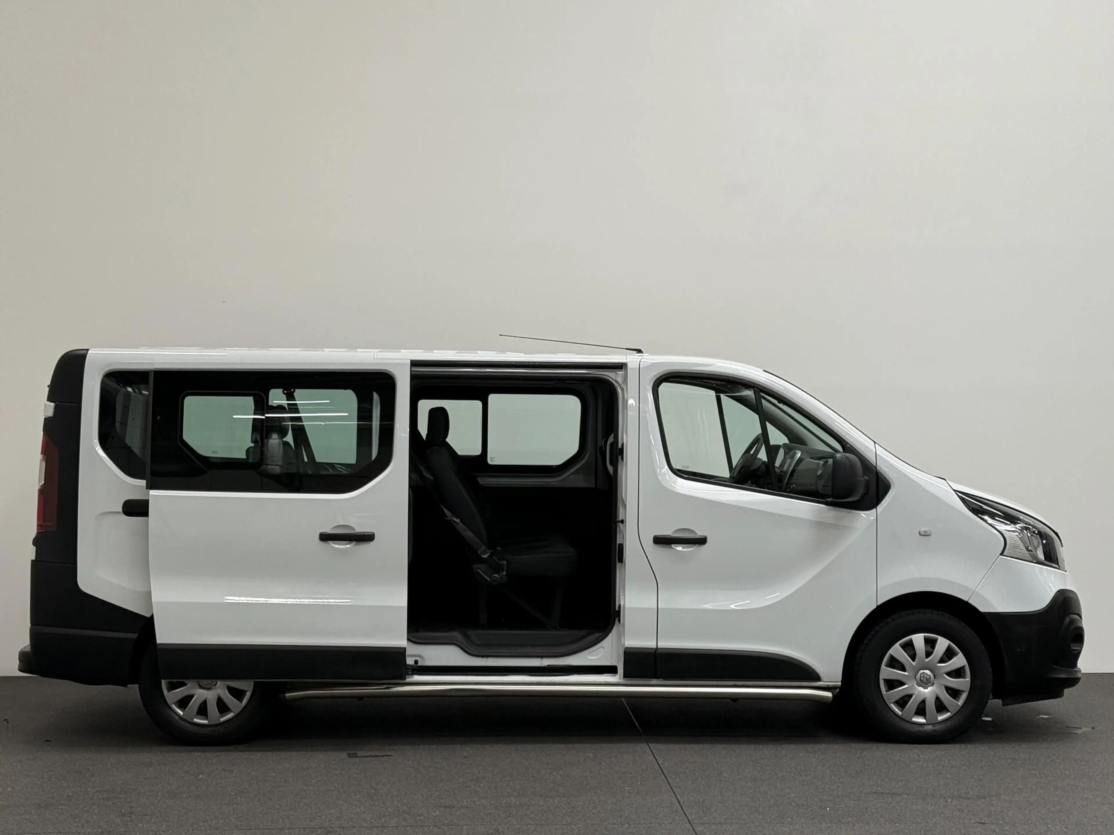 Renault Trafic Passenger 1.6 dCi Grand Zen Energy 9persoons PERSO — photo 6