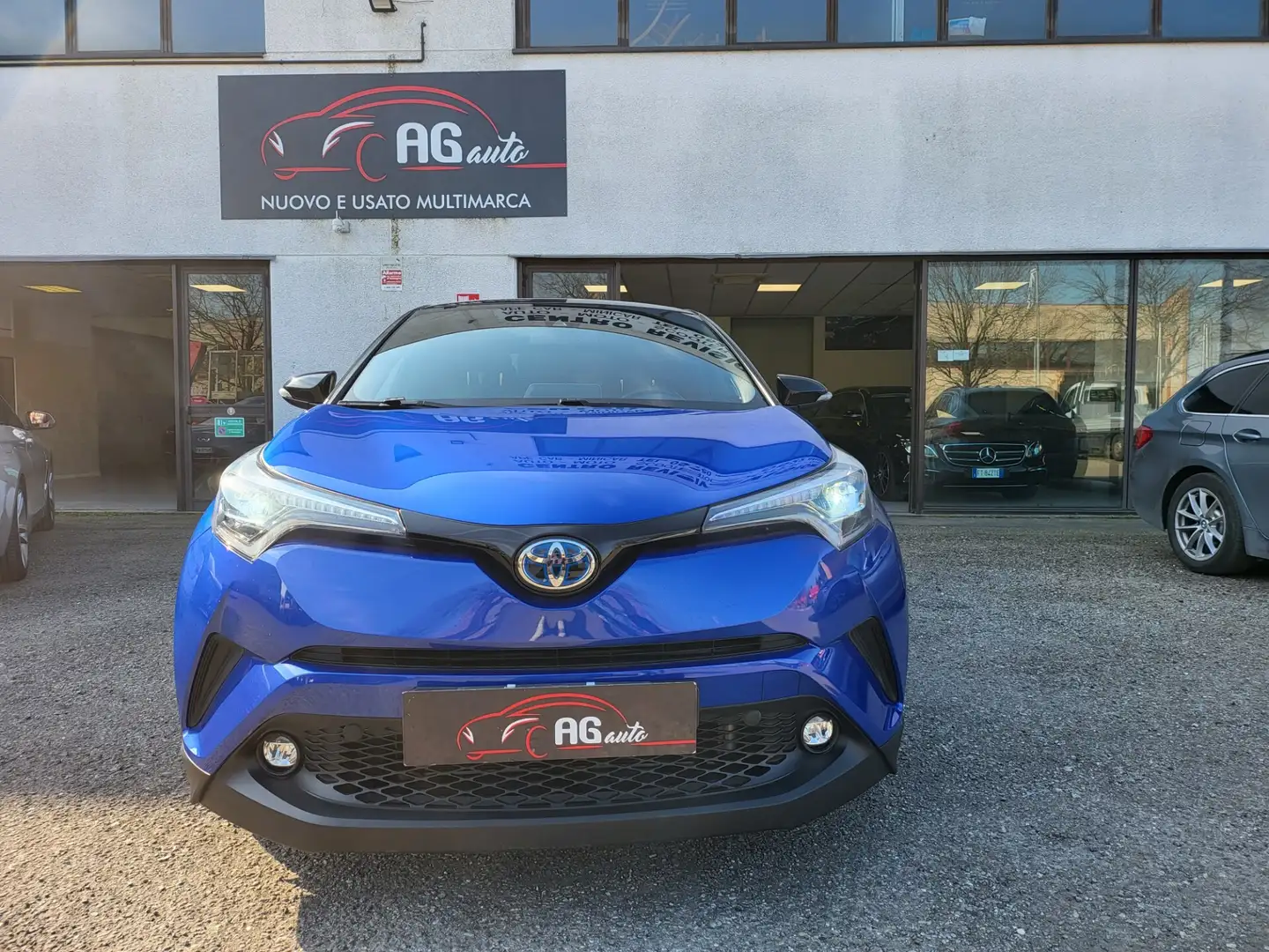 Toyota C-HR 1.8 Hybrid E-CVT Style Bleu - 2