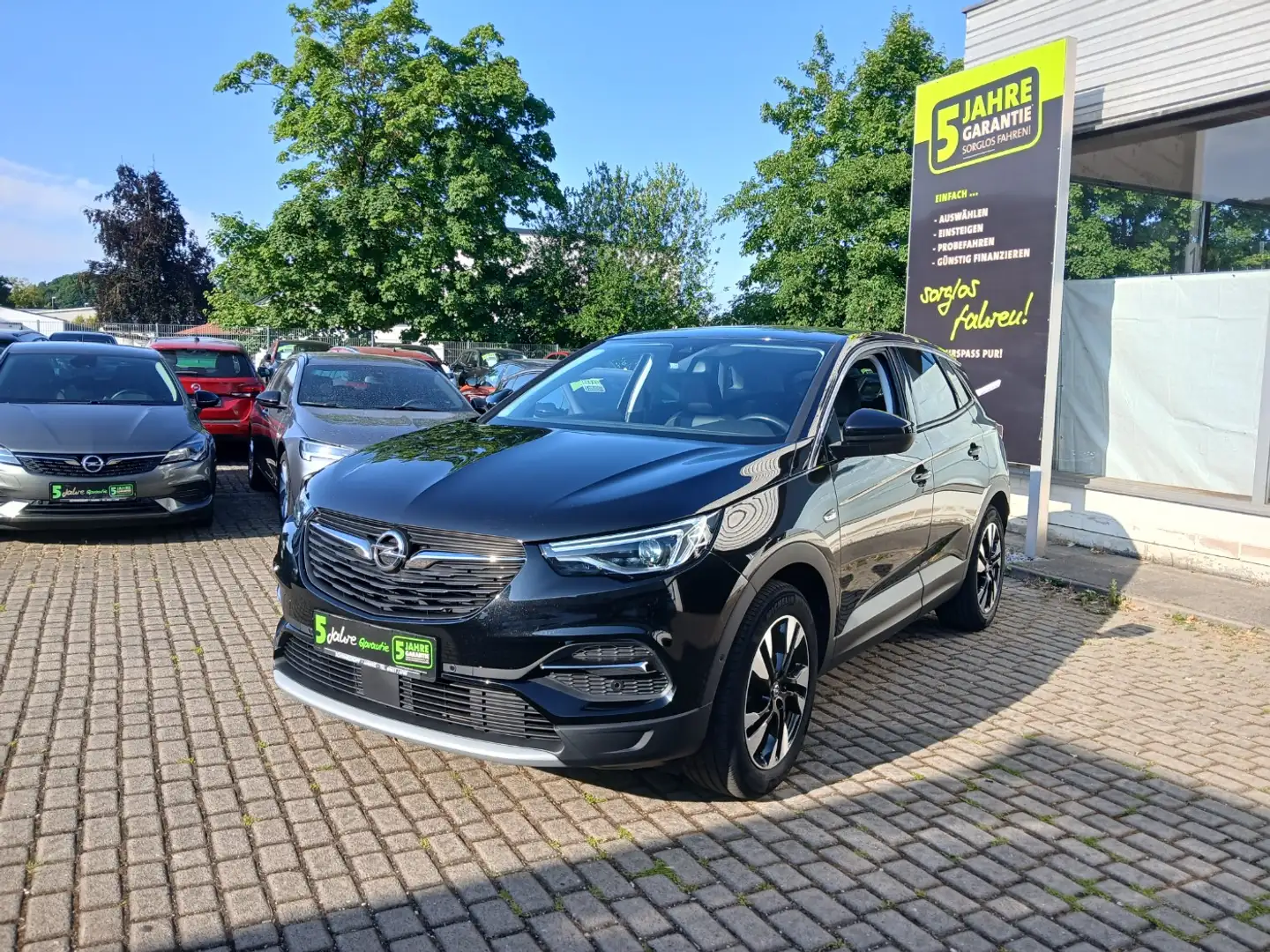 Opel Grandland 1.2 Turbo Schwarz - 2