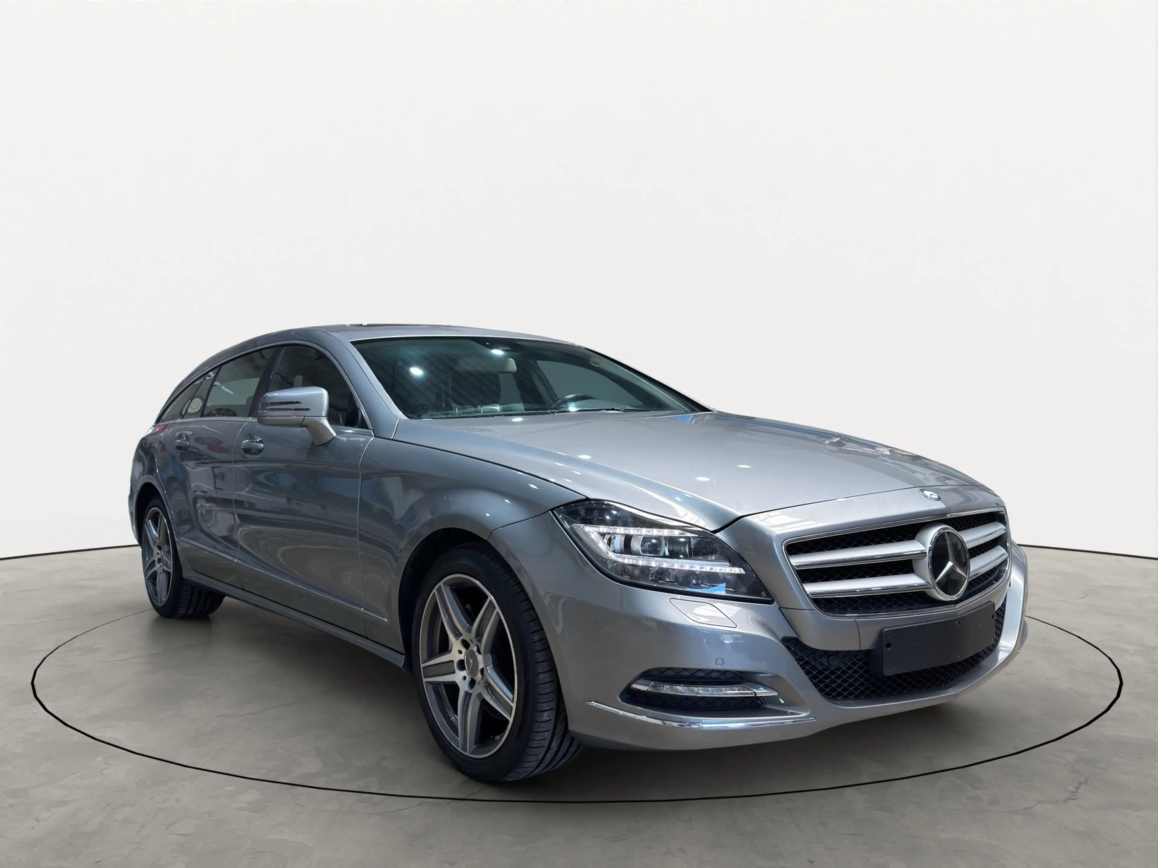 Mercedes-Benz CLS 350 d / PANO / ALCANTARA / KOELING / MEMORY — photo 6
