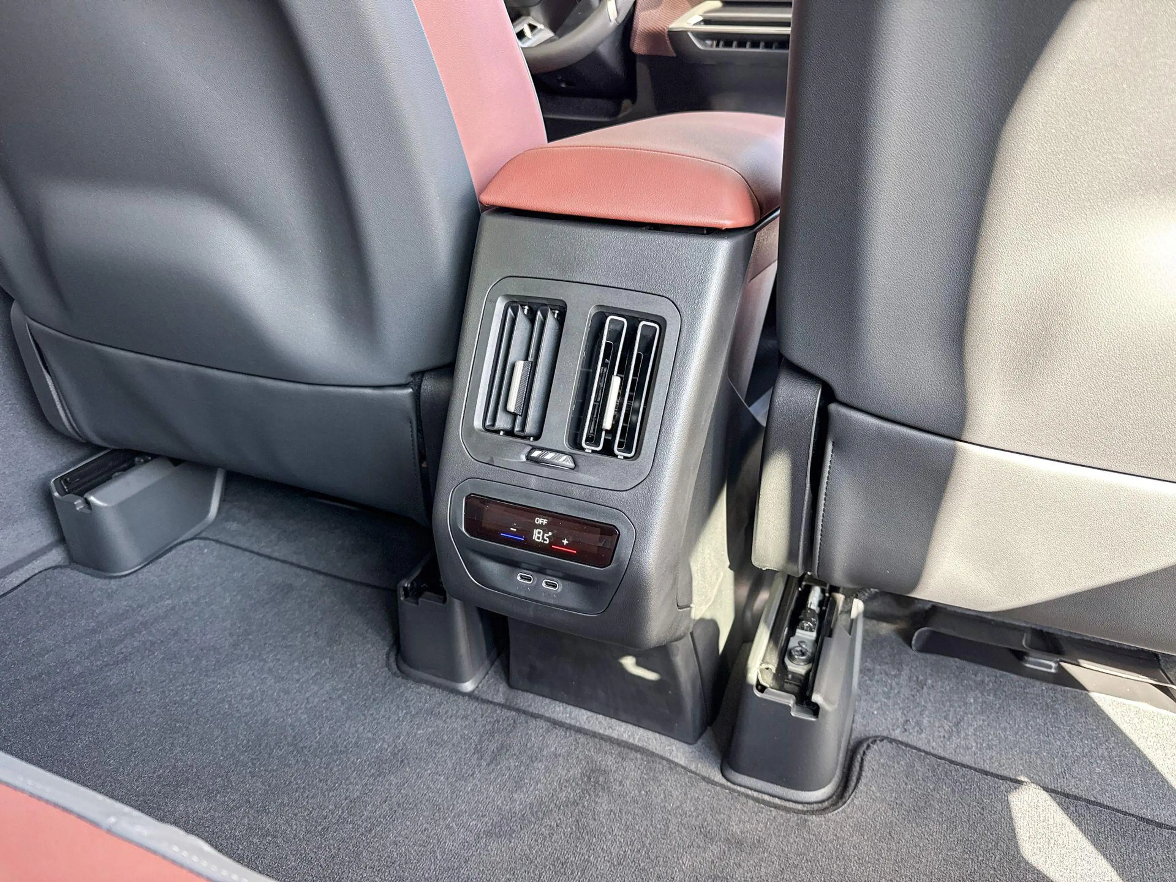 BMW iX3 40 eDrive 83 kWh — photo 10
