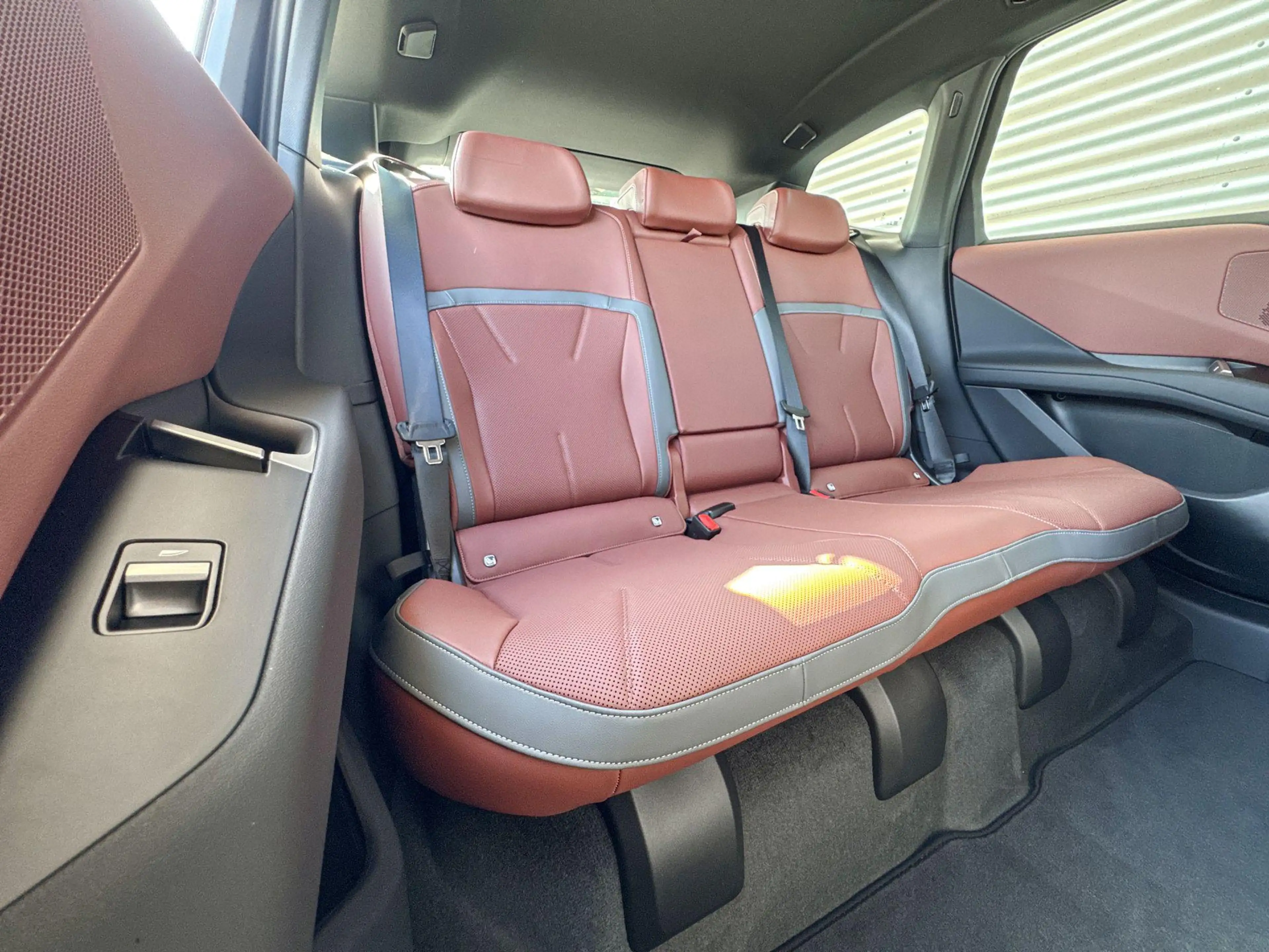 BMW iX3 40 eDrive 83 kWh — photo 8