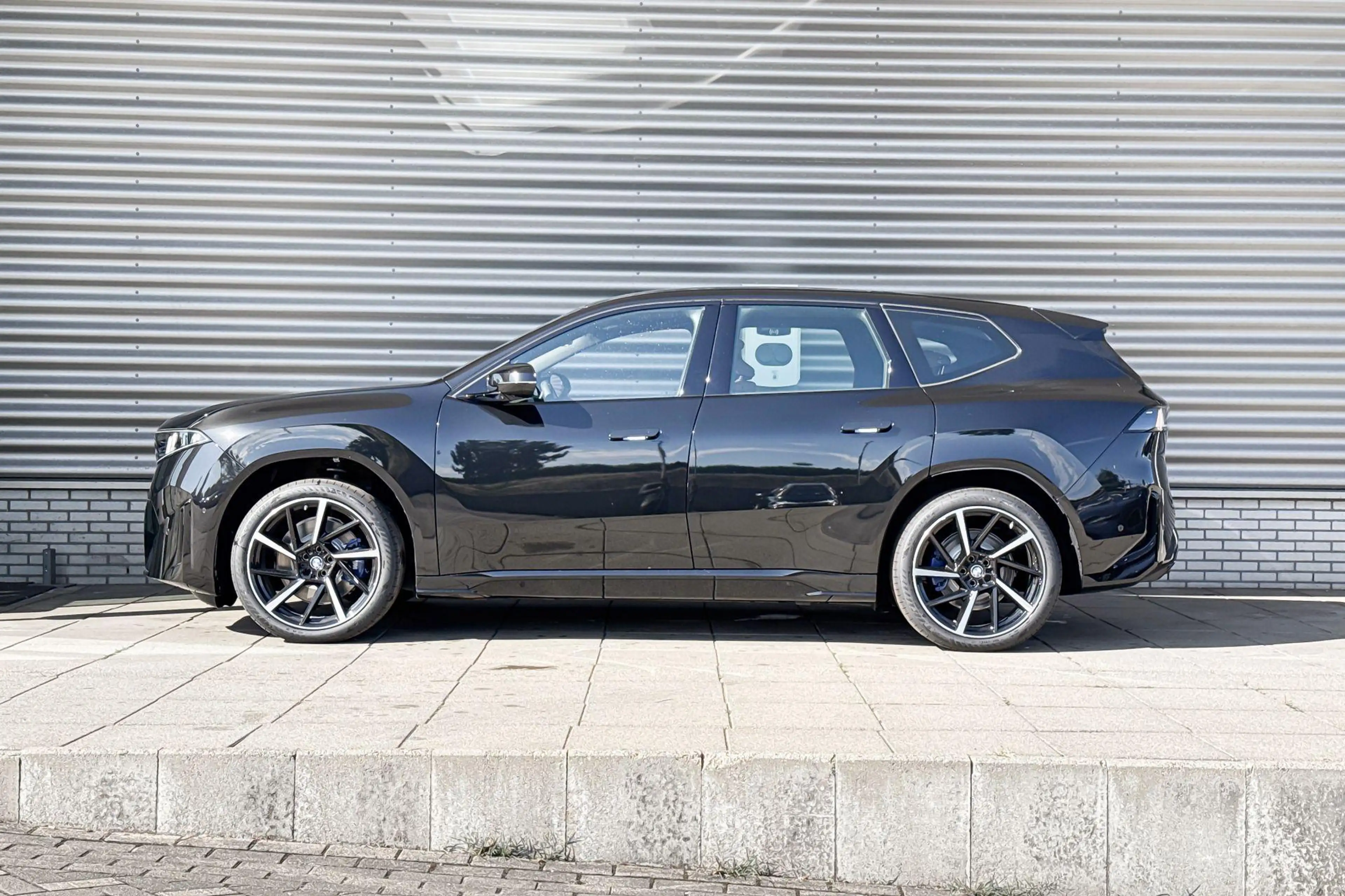 BMW iX3 40 eDrive 83 kWh — photo 2