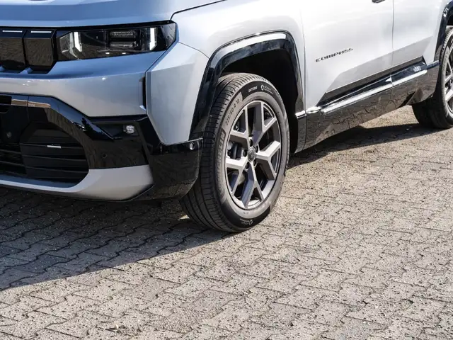 Jeep Compass view 3