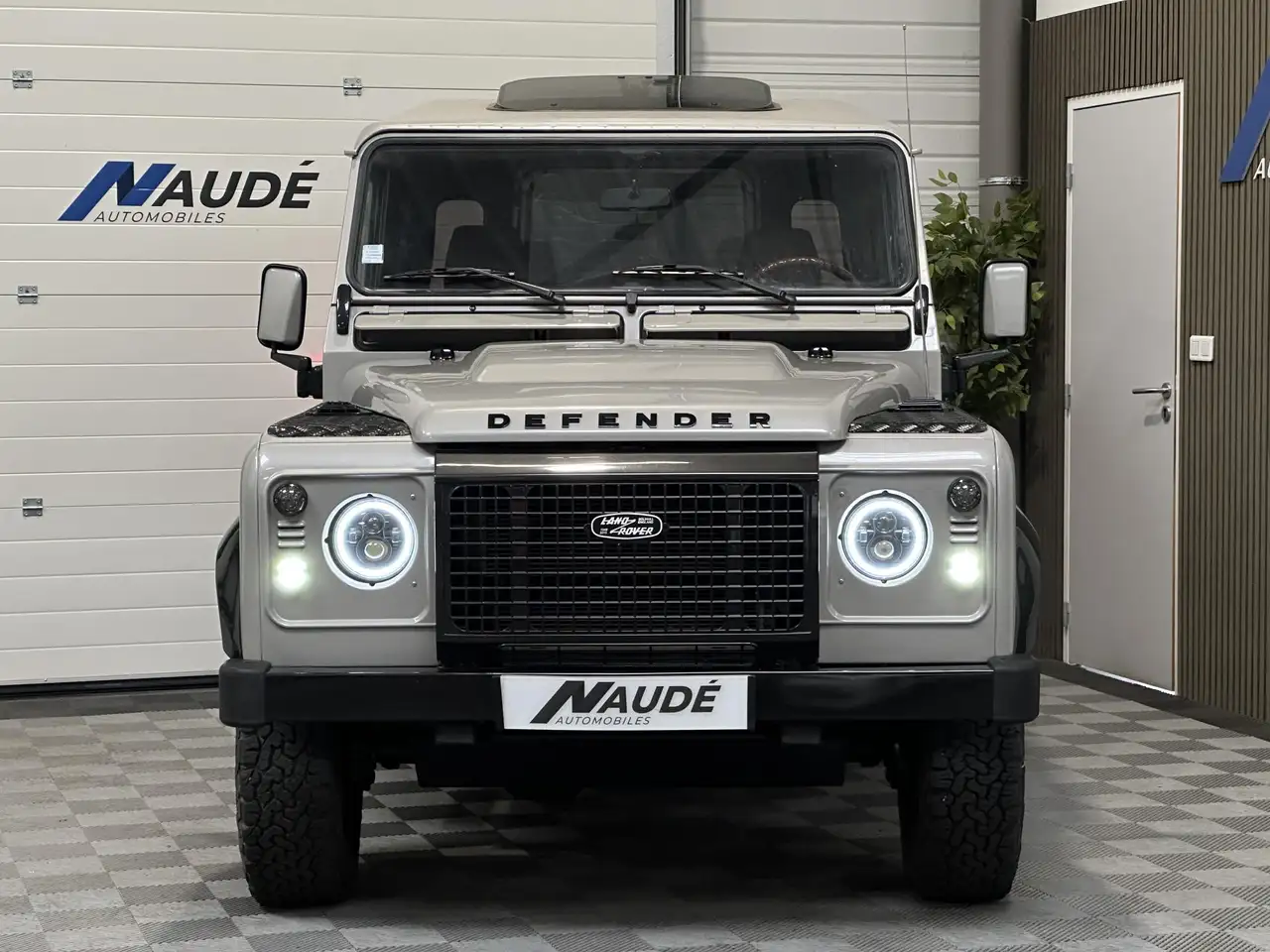 Land Rover Defender 90 2.5 TD5 122 ch - Restauration complète - Origine FR, foto 2