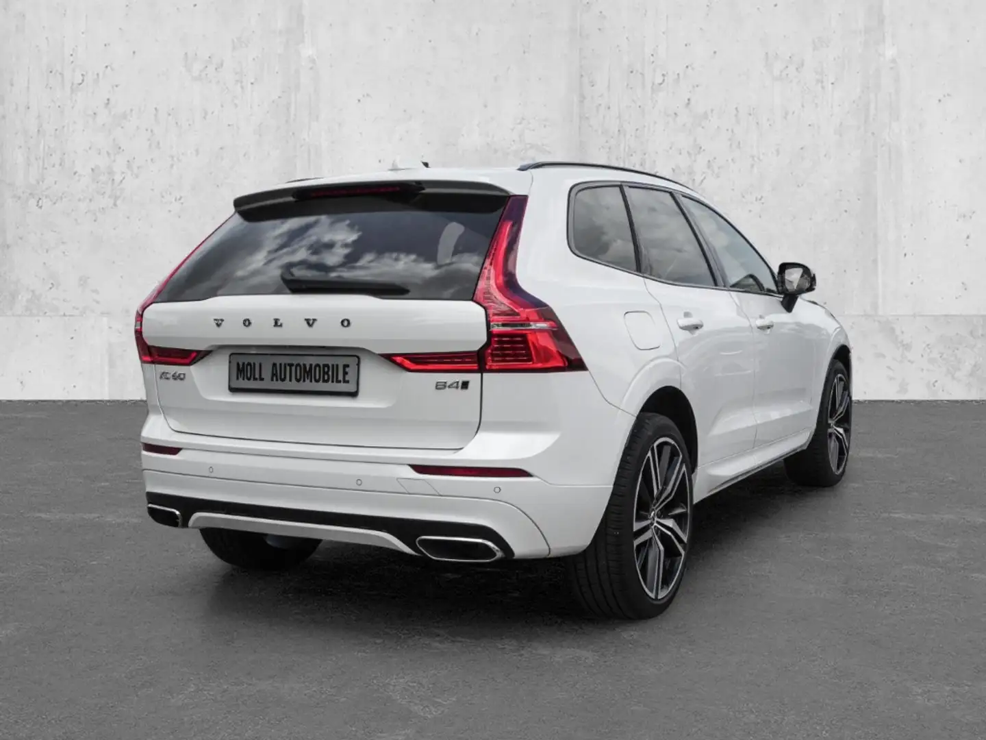 Volvo XC60 R Design AWD B4 Diesel EU6d StandHZG AHK Navi Digi Bílá - 2