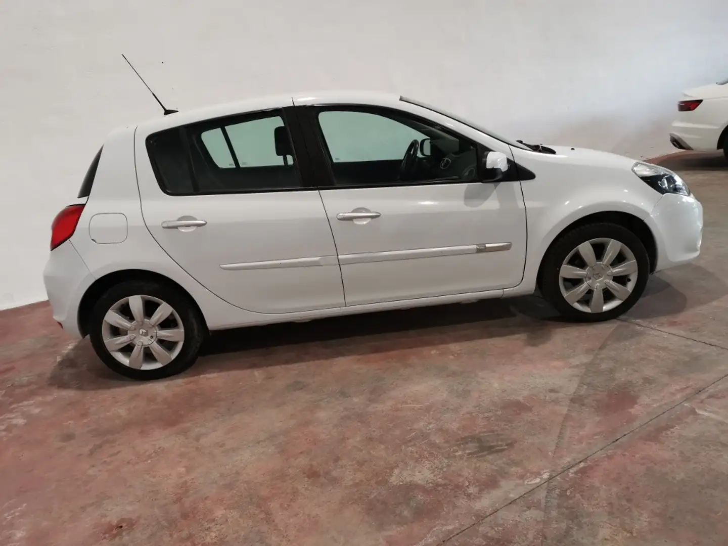 Renault Clio 1.5DCI Tom Tom Edition 85 Weiß - 1