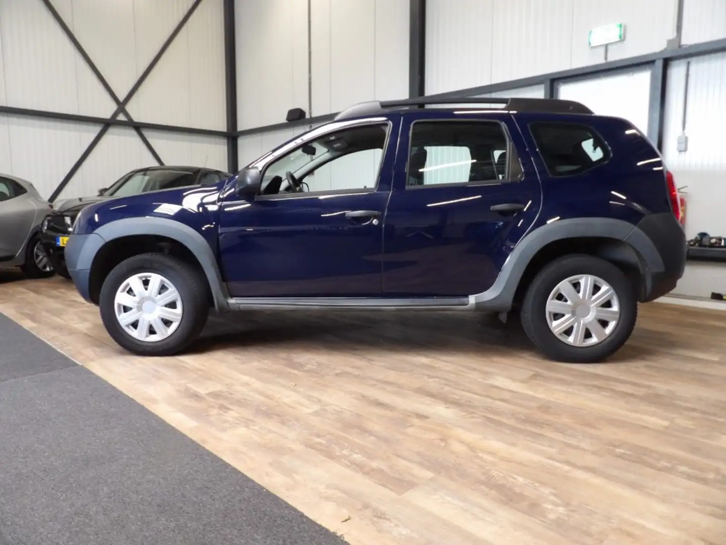 Dacia Duster 1.6 Laureate 4X4 Blauw - 2