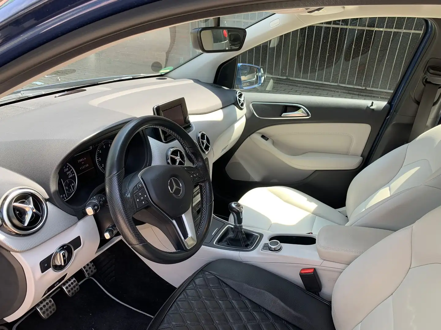 Mercedes-Benz B 200 B 200 (BlueEFFICIENCY) Blau - 2