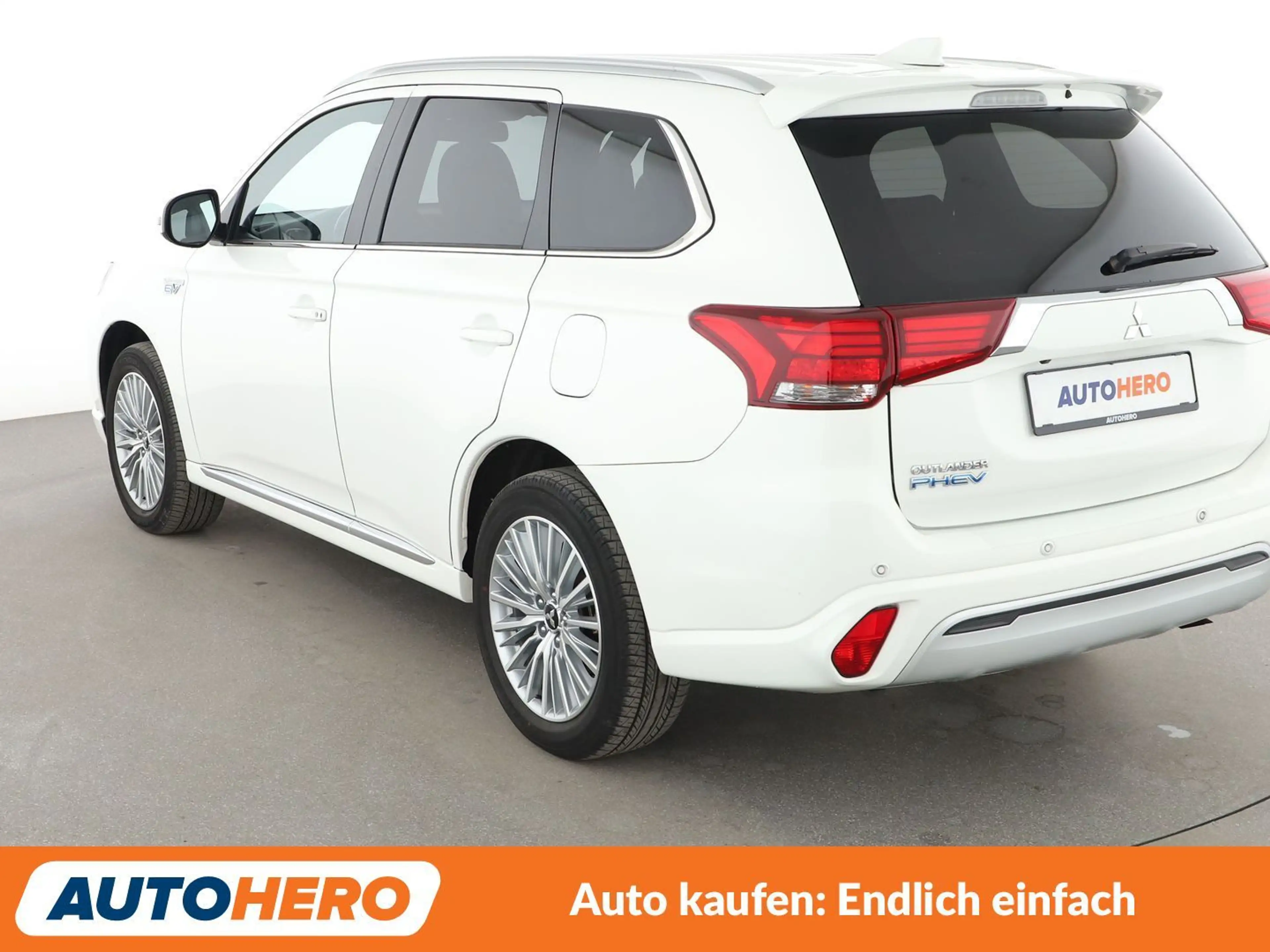 Mitsubishi Outlander 2.4 PHEV Top 4WD — photo 4