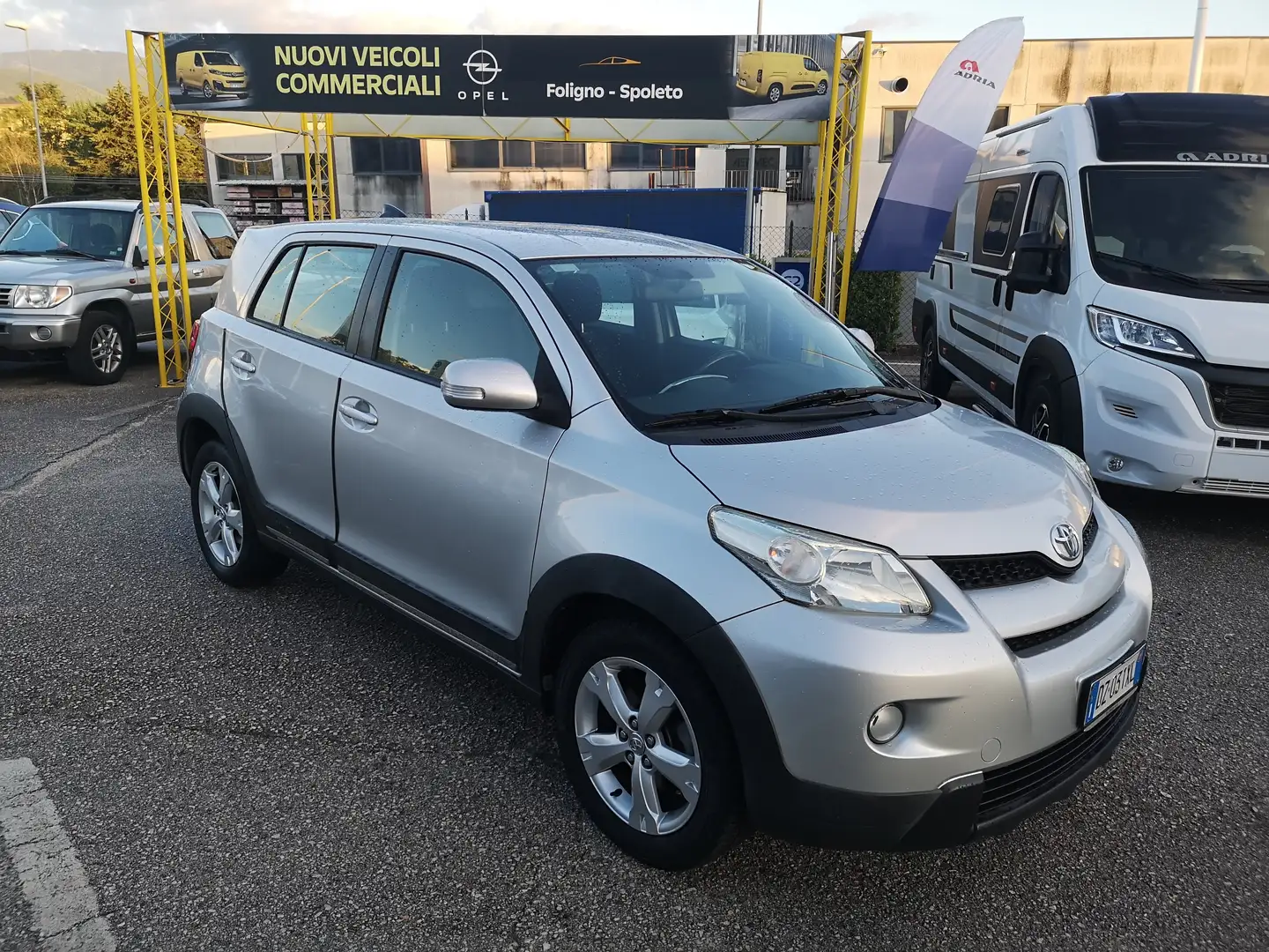 Toyota Urban Cruiser 1.4 d-4d Awd 4x4 Argintiu - 2