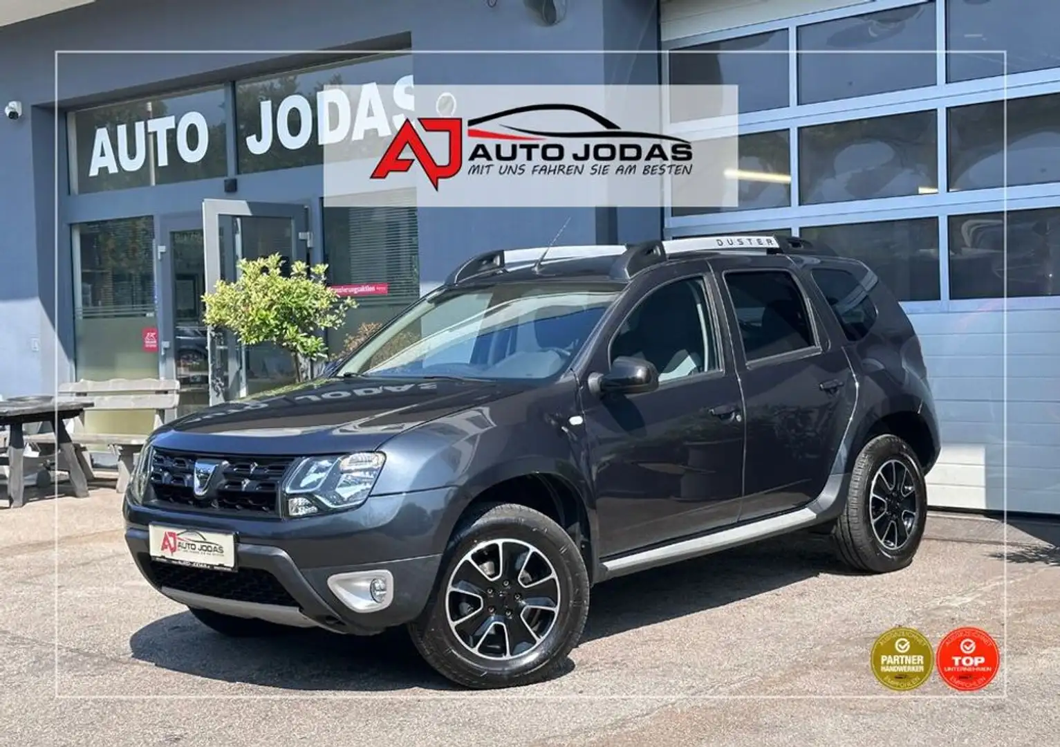 Dacia Duster 1.2 TCe Black Shadow **Kamera/Sitzheizung** Gris - 1