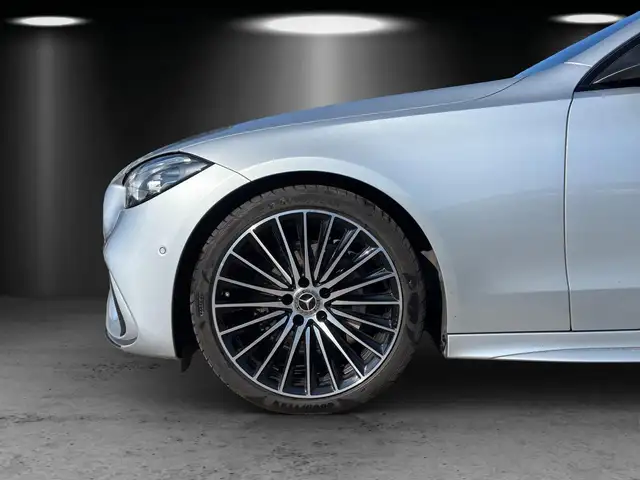 Mercedes-Benz C Class view 5