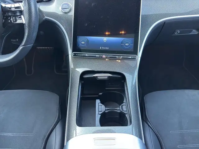 Mercedes-Benz C Class view 11