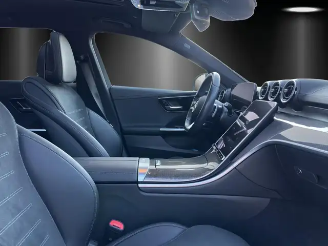 Mercedes-Benz C Class view 12