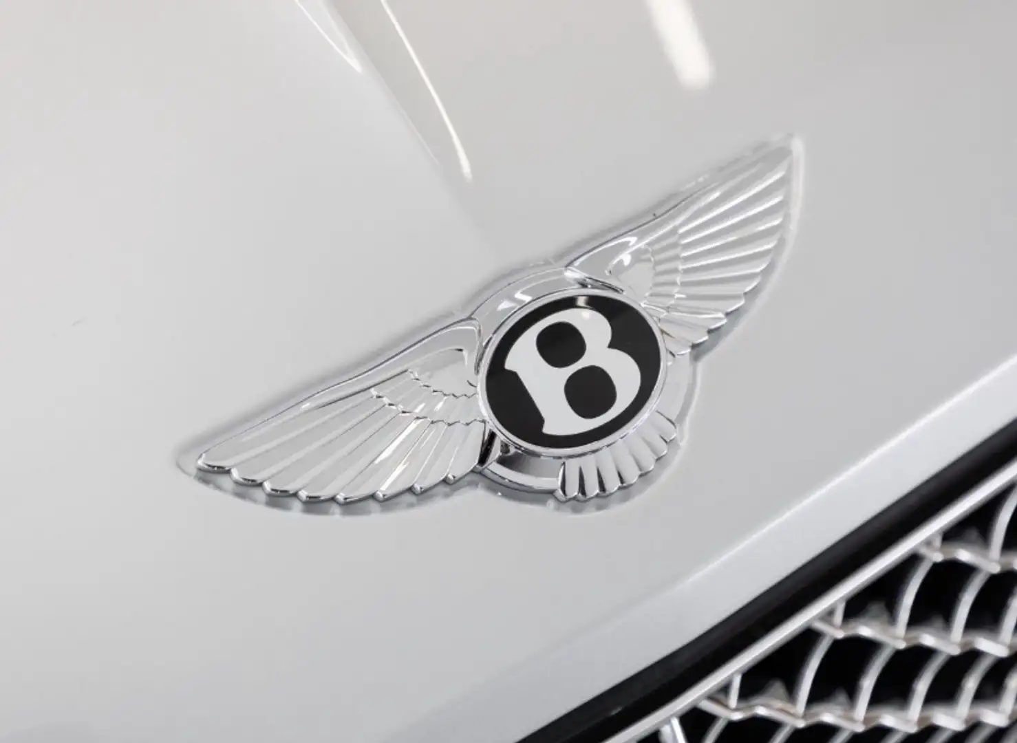 Bentley Continental GT V8 Convertible srebrna - 1