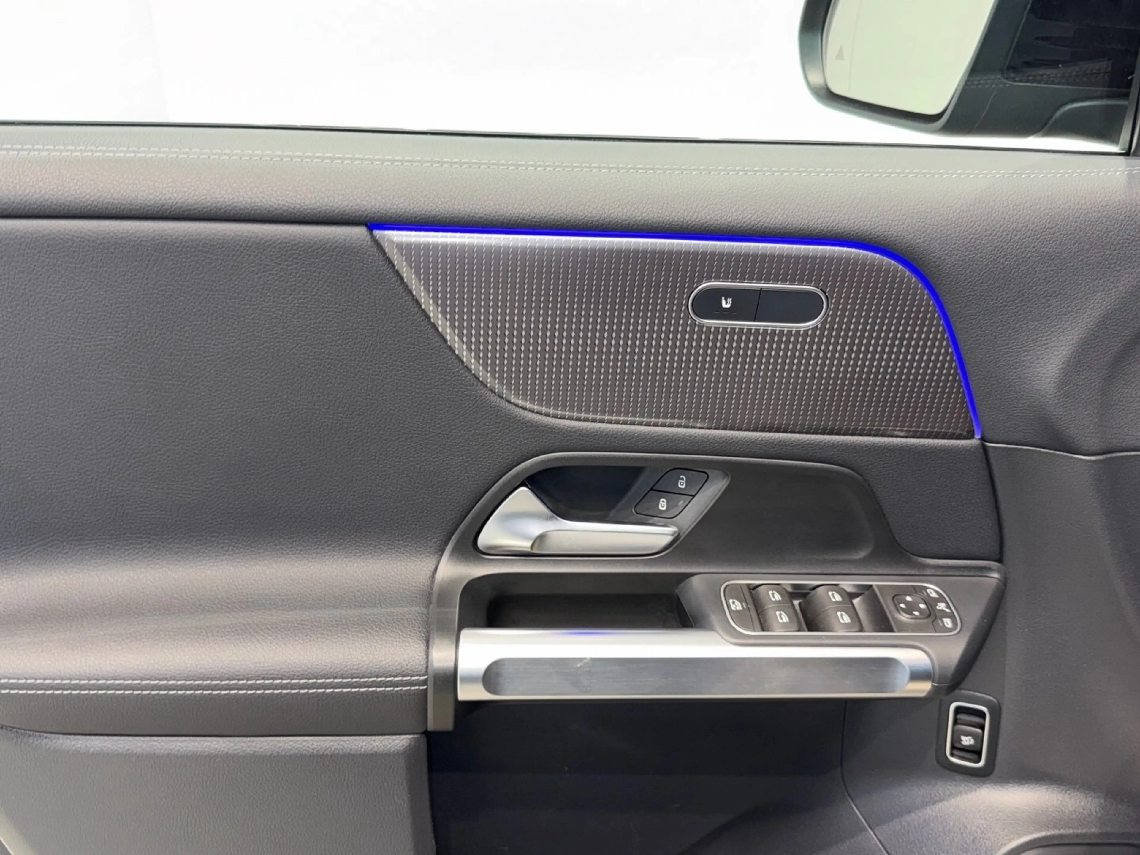 Mercedes-Benz EQB 250 Progressive Night Totwinkel Ambiente LED — photo 15