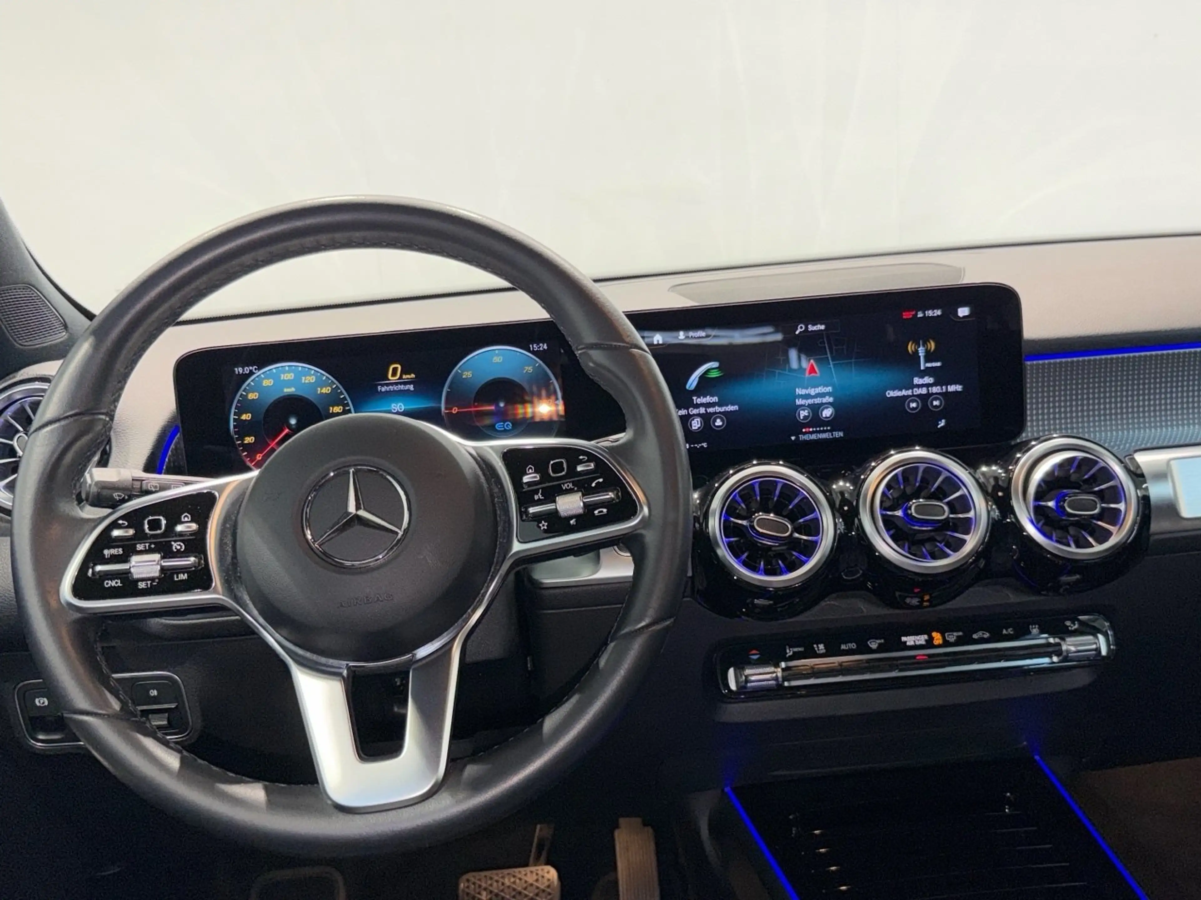 Mercedes-Benz EQB 250 Progressive Night Totwinkel Ambiente LED — photo 9