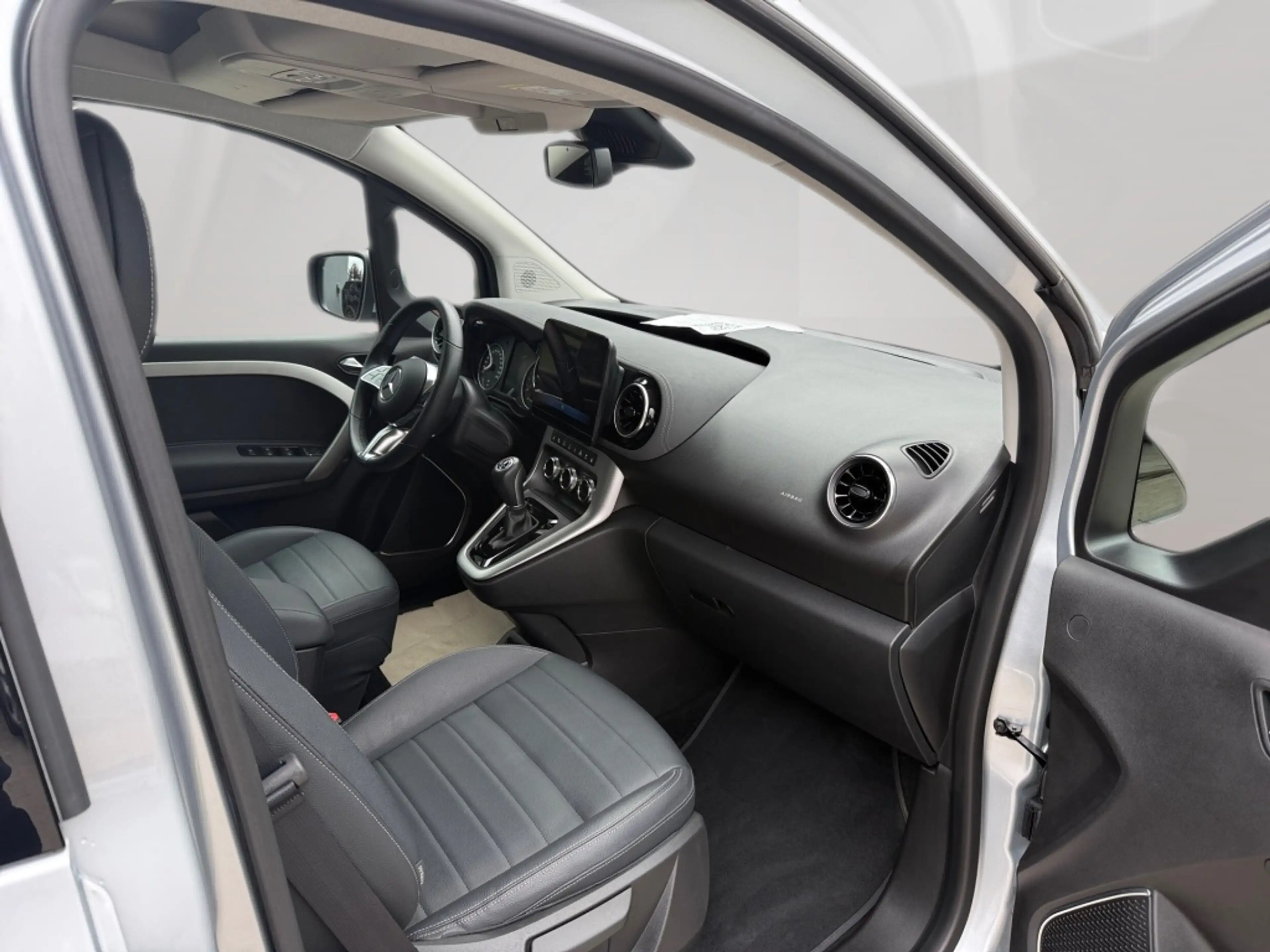 Mercedes-Benz T-Class T 180 PROGRESSIVE STANDARD NAVI KLIMA AUTOM LED — photo 11