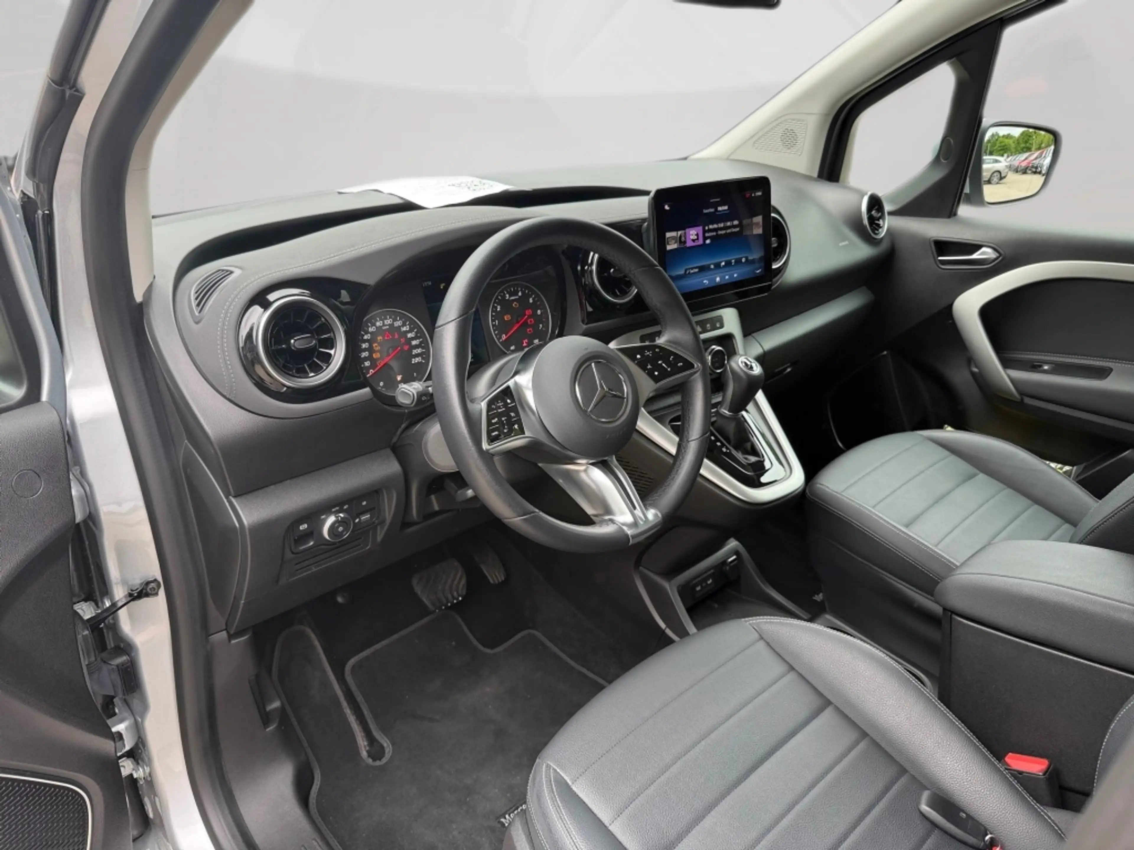 Mercedes-Benz T-Class T 180 PROGRESSIVE STANDARD NAVI KLIMA AUTOM LED — photo 12
